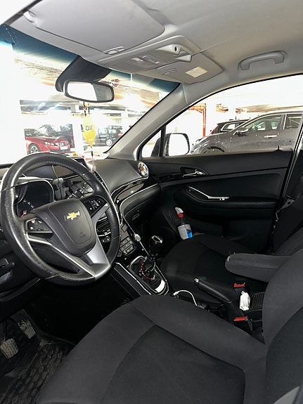 Chevrolet Orlando 7 of 16