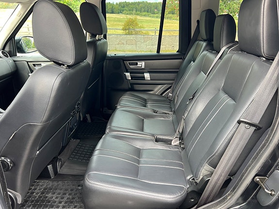 Land Rover Discovery 9 of 12