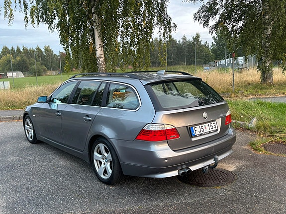 BMW 530i 4 of 13