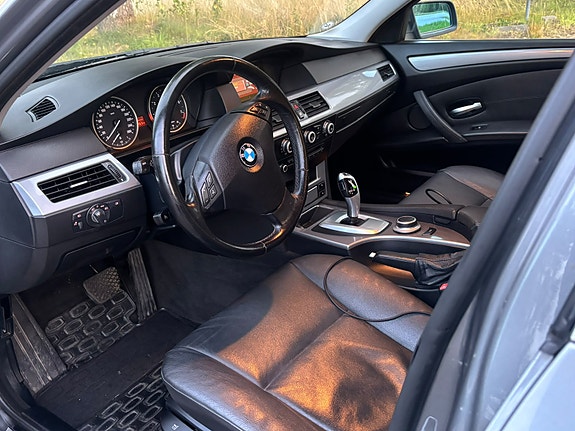 BMW 530i 3 of 13