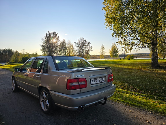 Volvo S70 2 of 6