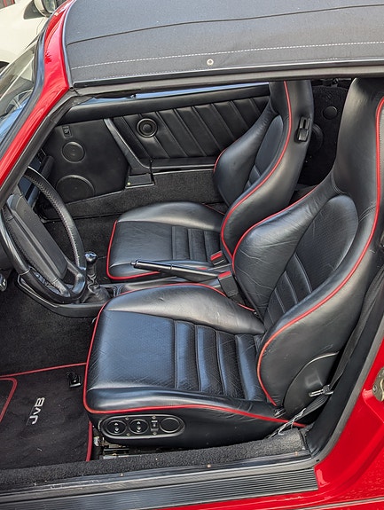 Porsche 911 Carrera 4 5 of 7