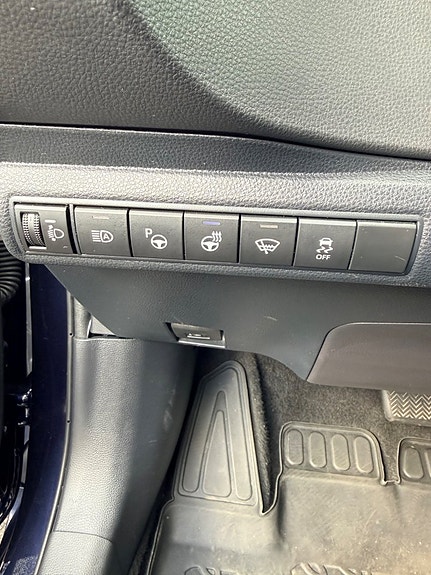 Suzuki Swace 16 of 19