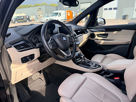 BMW 225xe 17 of 30