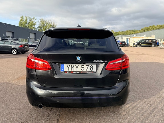 BMW 225xe 8 of 30
