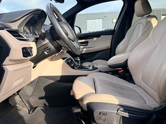 BMW 225xe 18 of 30