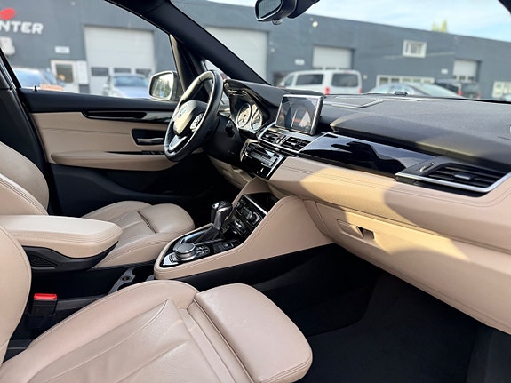 BMW 225xe 23 of 30