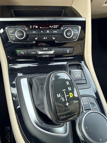 BMW 225xe 29 of 30