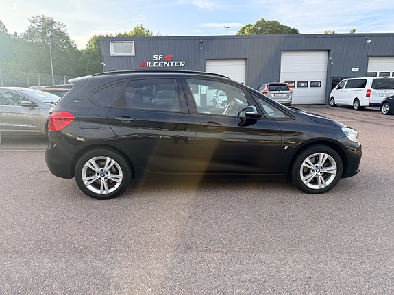 BMW 225xe 2 of 30