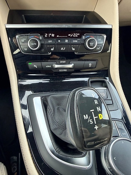BMW 225xe 30 of 30