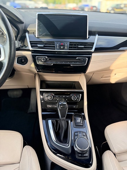 BMW 225xe 20 of 30