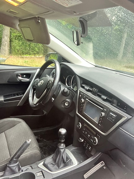 Toyota Auris 5 of 8