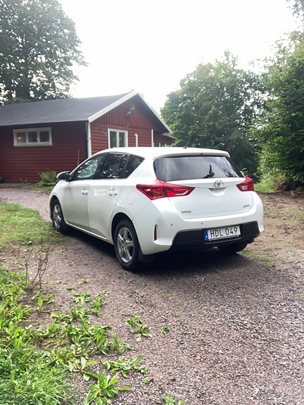 Toyota Auris 6 of 8