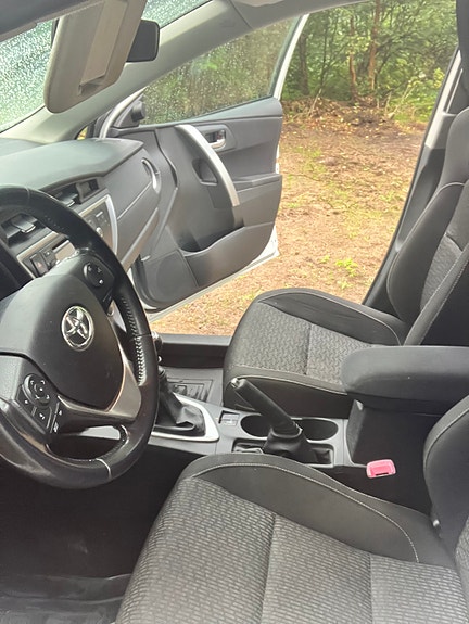 Toyota Auris 4 of 8