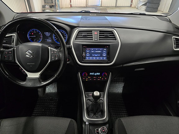 Suzuki S-Cross 13 of 23