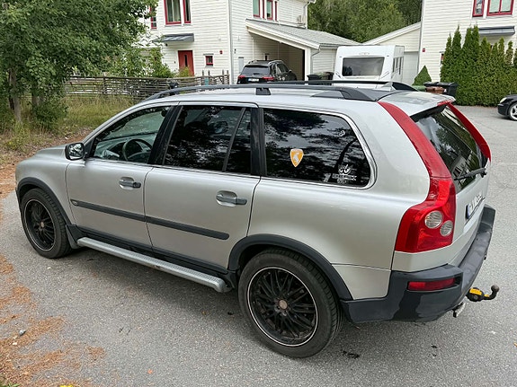 Volvo XC90 4 of 7