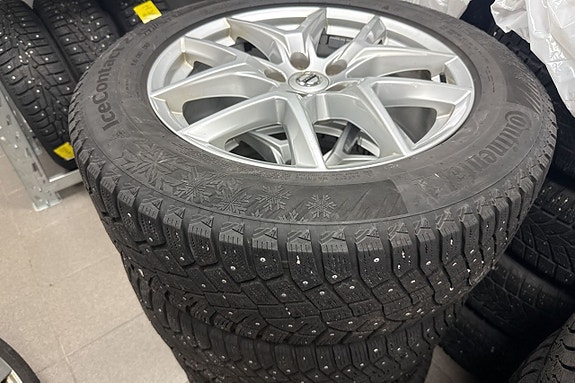 Volvo XC60 25 of 25