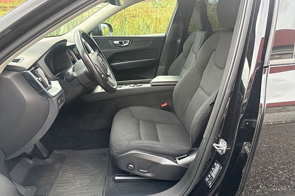 Volvo XC60 9 of 25