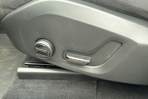 Volvo XC60 18 of 25