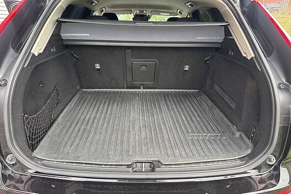 Volvo XC60 11 of 25