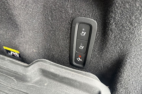 Volvo XC60 13 of 25