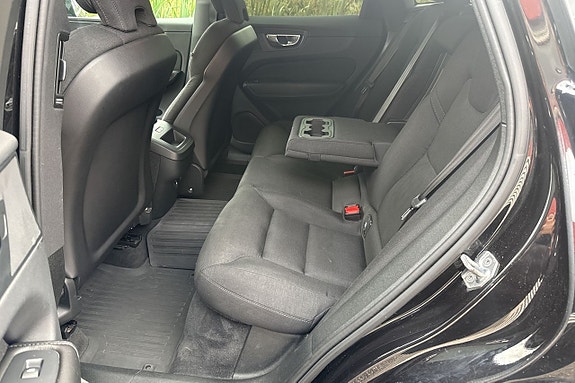 Volvo XC60 10 of 25