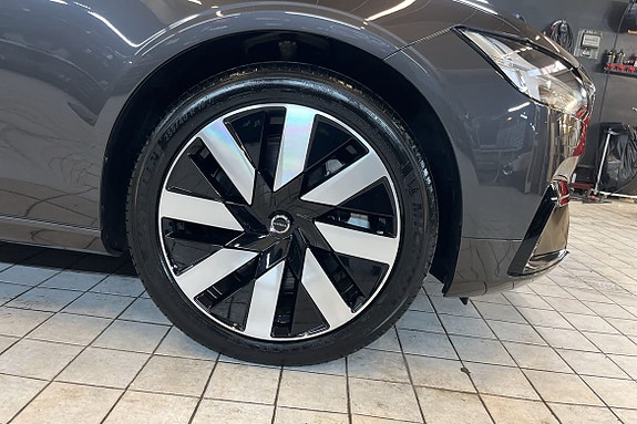 Volvo V90 12 of 16