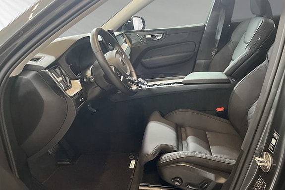 Volvo XC60 7 of 16