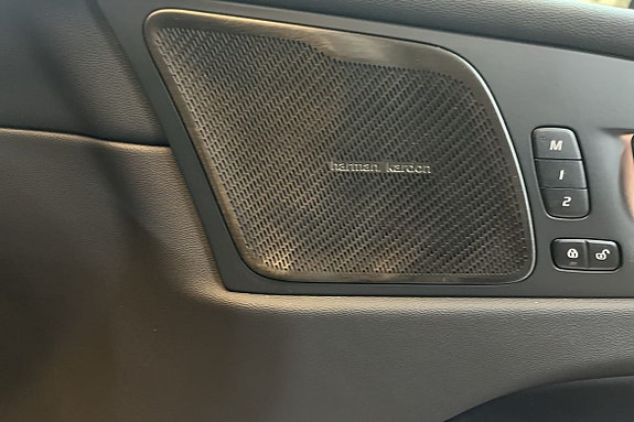 Volvo XC60 14 of 16