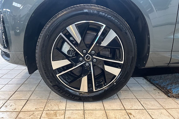Volvo XC60 16 of 16