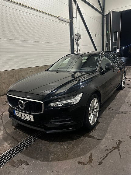Volvo V90 2 of 13