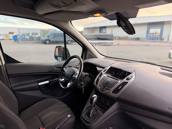 Ford Transit Connect 7 of 11