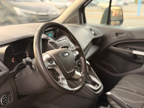Ford Transit Connect 9 of 11