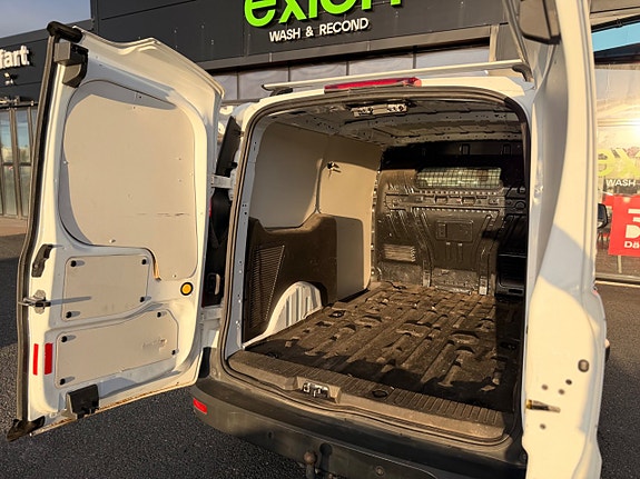 Ford Transit Connect 10 of 11