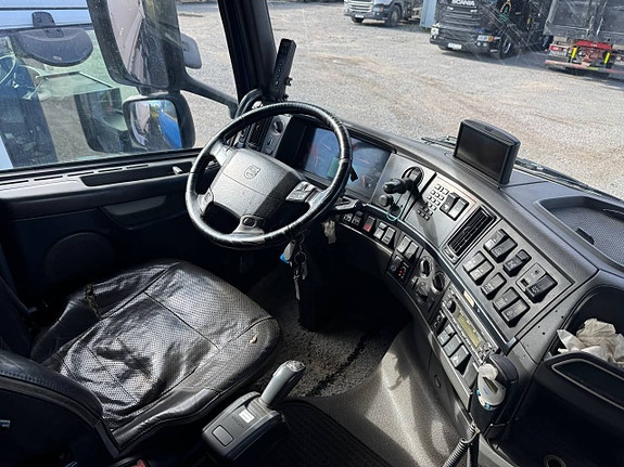 Volvo 510 FH 8x4 Lastväxlare Plogbil 9 of 9