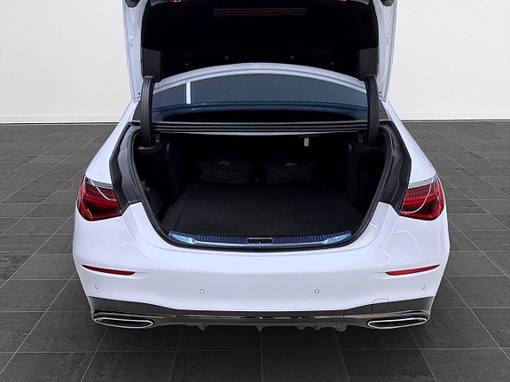 Mercedes-Benz S580 e 8 of 27
