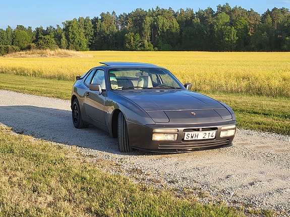 Porsche 944 2 of 10