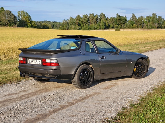 Porsche 944 3 of 10