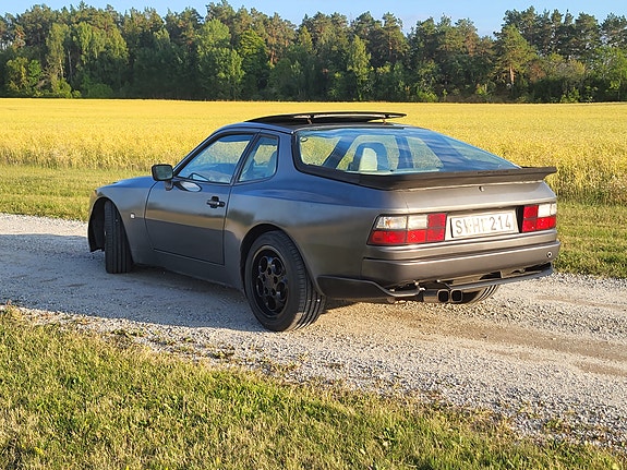 Porsche 944 4 of 10