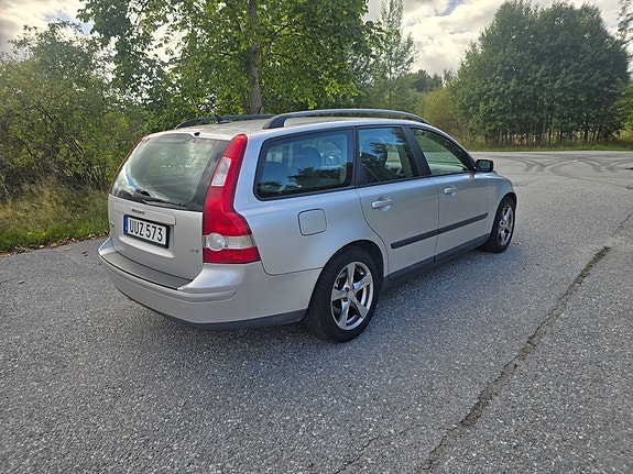 Volvo V50 3 of 8