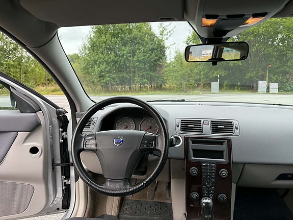 Volvo V50 7 of 8