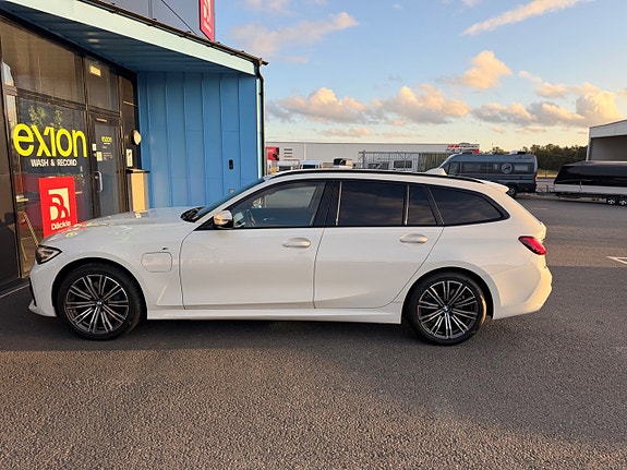 BMW 330e 5 of 13