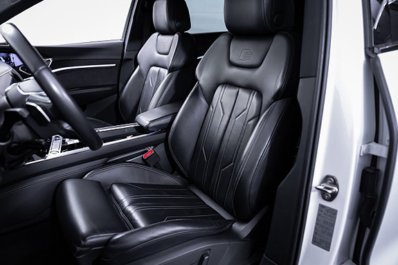 Audi e-tron 27 of 30