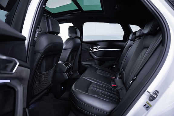 Audi e-tron 28 of 30