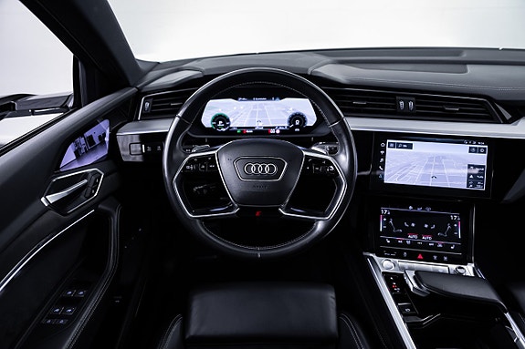 Audi e-tron 21 of 30