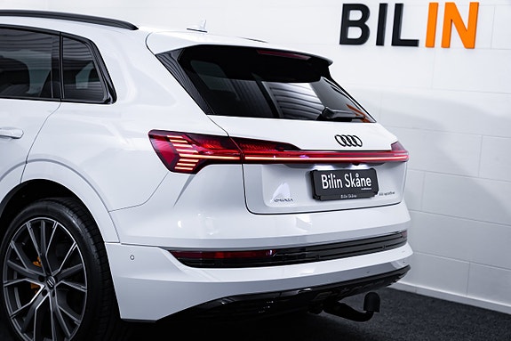 Audi e-tron 13 of 30