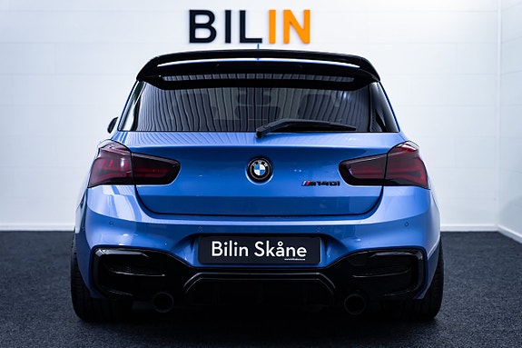 BMW M140i 10 of 26