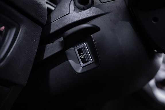 BMW M140i 25 of 26