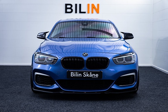 BMW M140i 4 of 26