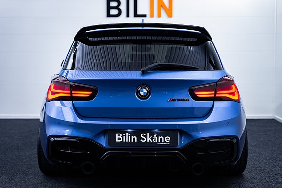 BMW M140i 11 of 26